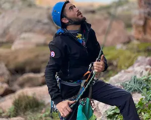 Climbing guide belaying